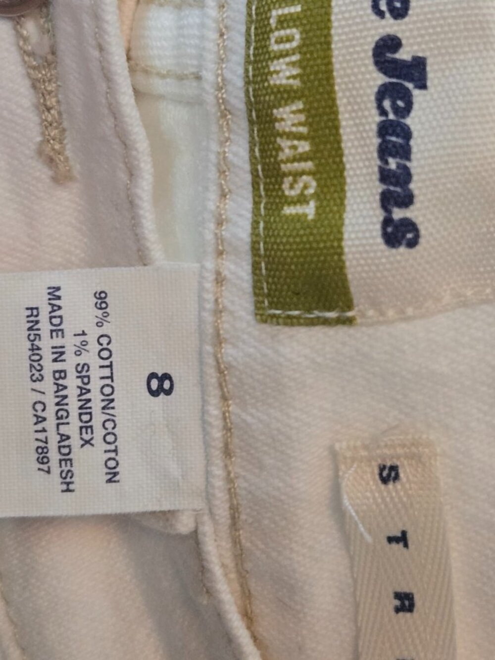 Old Navy Low‑Rise White Stretch Jeans – Cropped/Ankle Length with Slit Hem - Picture 3 of 11